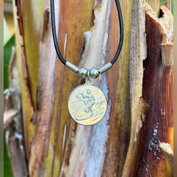 St. Christopher Protect Us Surfers Charm Necklace Retro Beach Old School Unisex - Picture 3 of 6